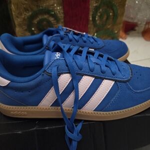 BRAND NEW 6.5Y/8W Adidas Blue and Pink Sneakers